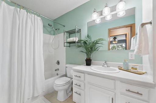 108 Morningside Dr NE Hutchinson MN 55350_08.jpg