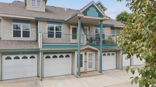 108 Morningside Dr NE Hutchinson MN 55350_02.jpg