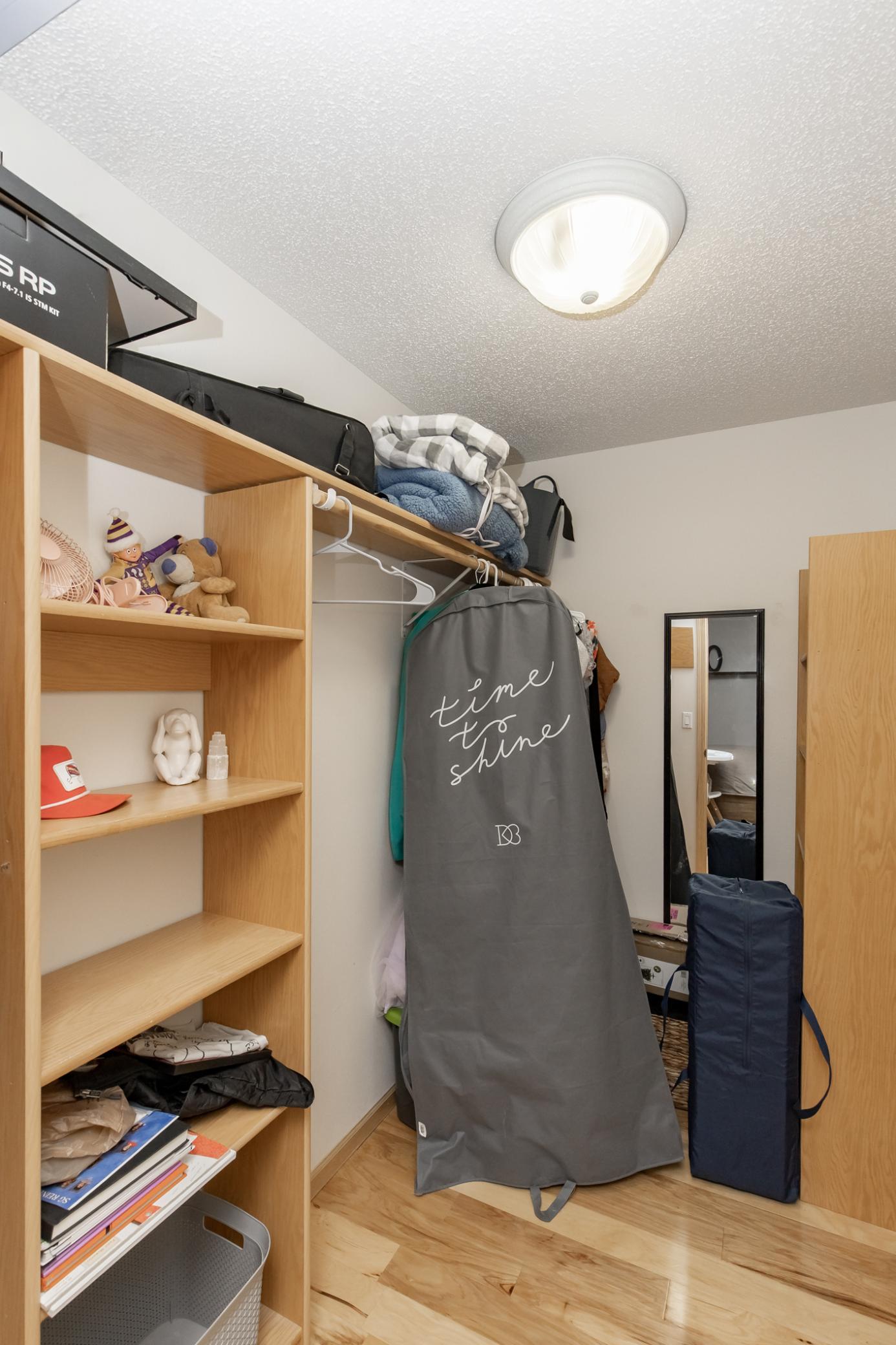Walk-in Closet