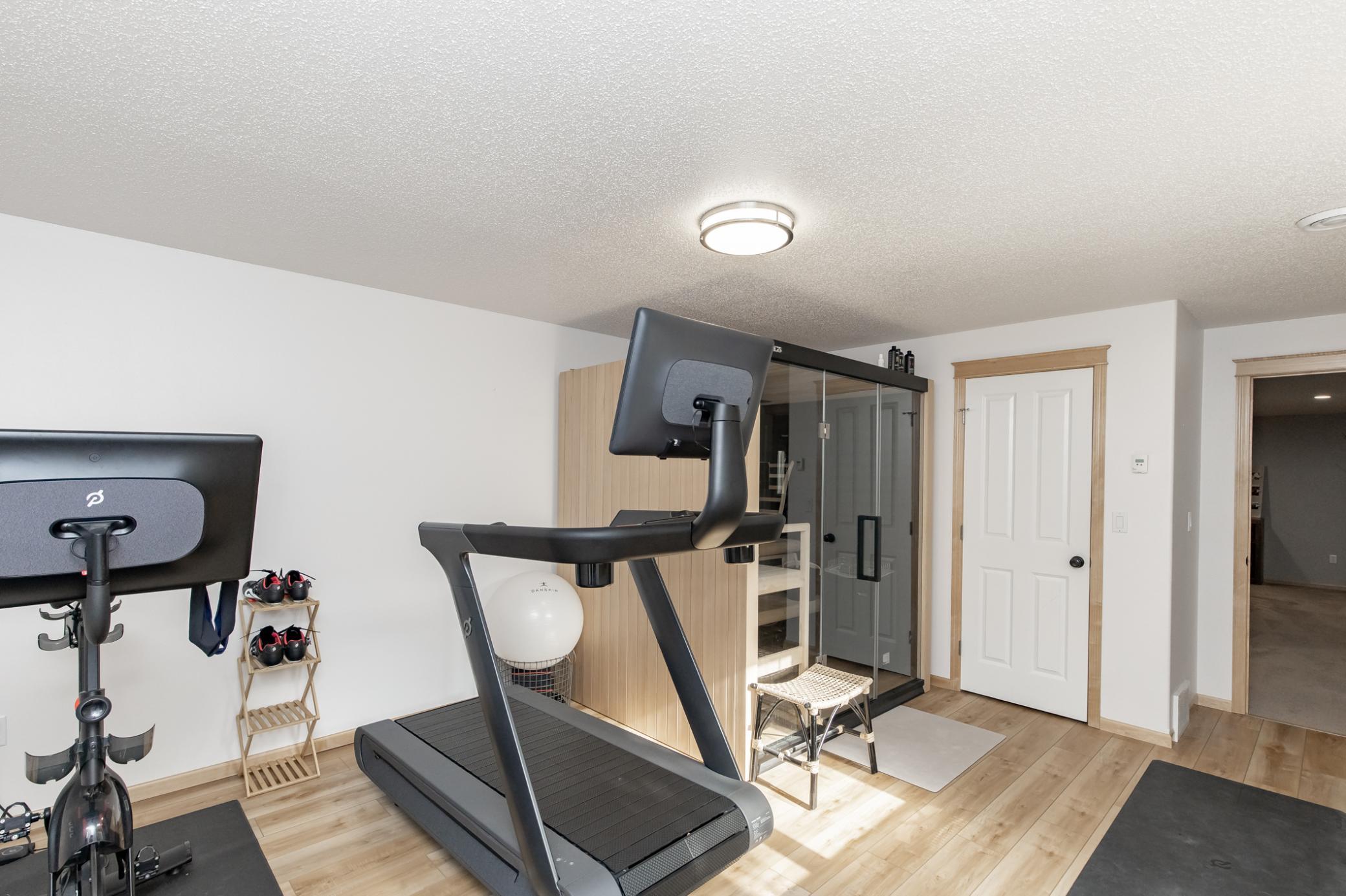 Bedroom 5 / Exercise Room