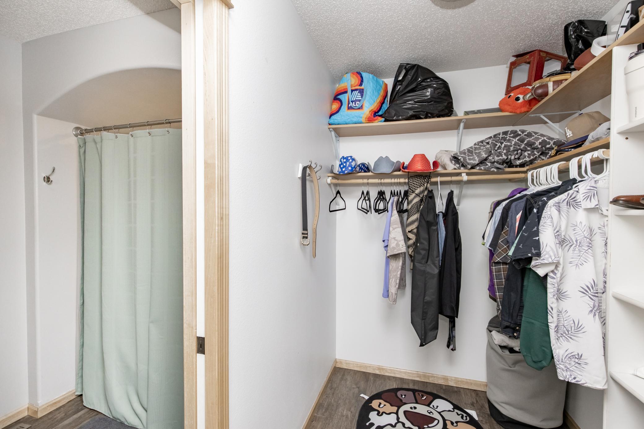 Walk-in Closet
