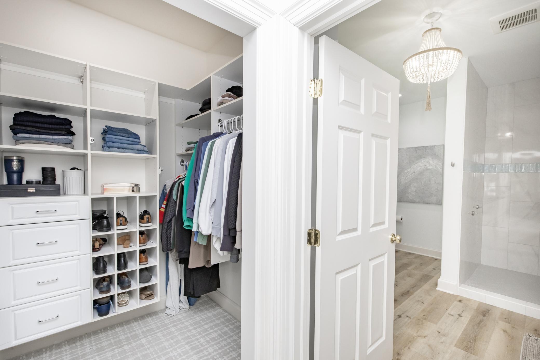 Primary WIC/Bathroom