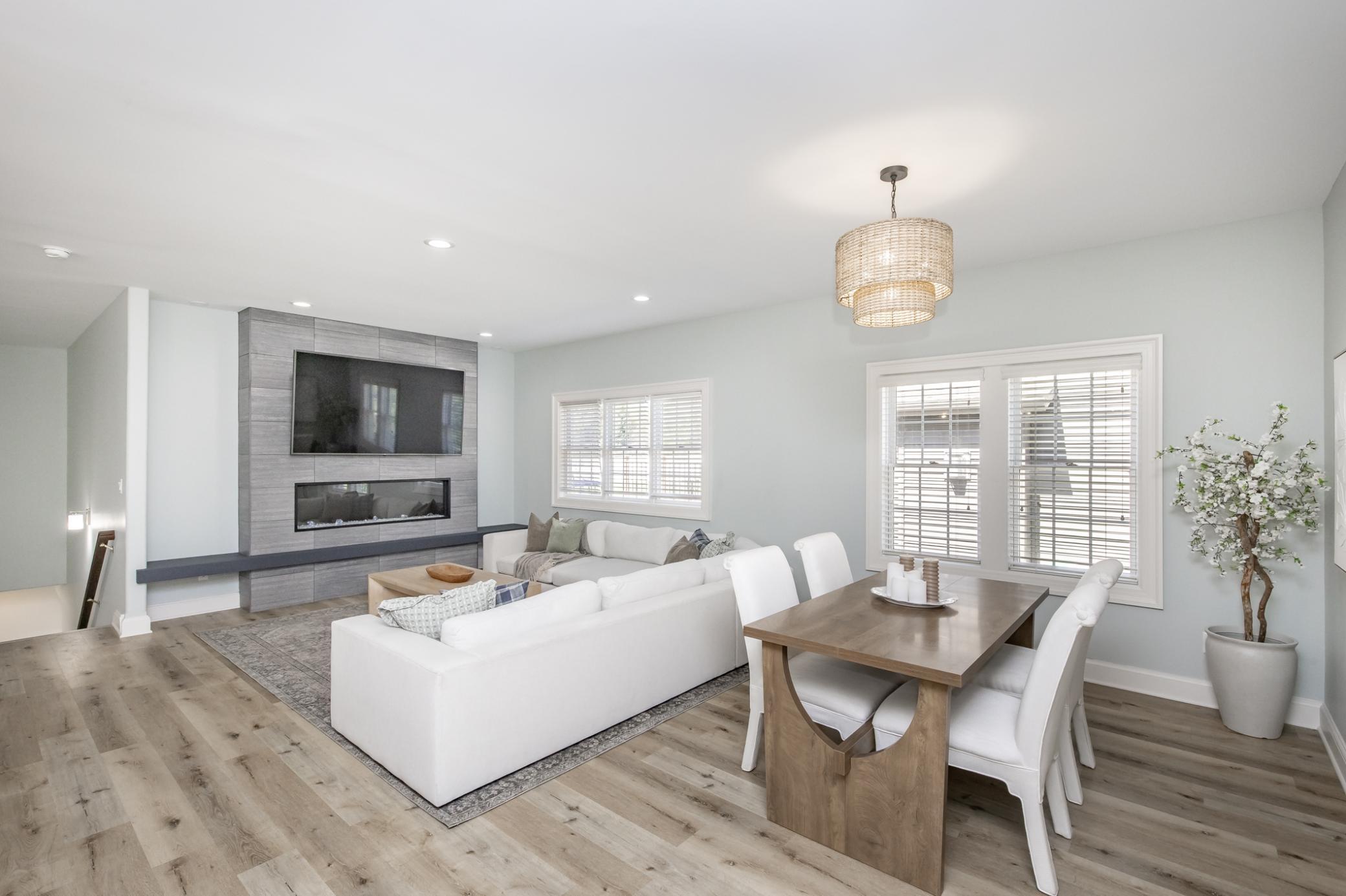 Living Room/Dining