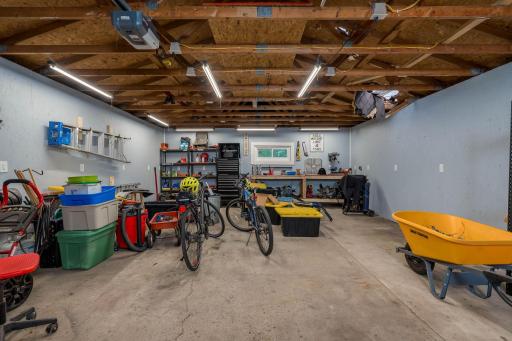 26-web-or-mls-1041-quincy-st.jpg