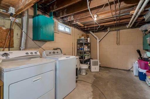 24-web-or-mls-1041-quincy-st.jpg