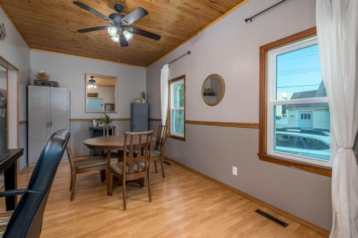 8-web-or-mls-1041-quincy-st.jpg