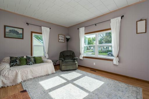 7-web-or-mls-1041-quincy-st.jpg