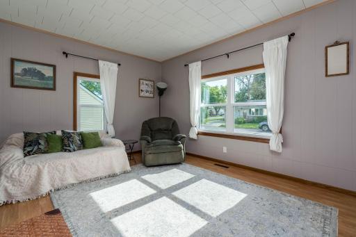 5-web-or-mls-1041-quincy-st.jpg