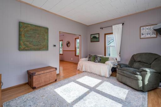 4-web-or-mls-1041-quincy-st.jpg