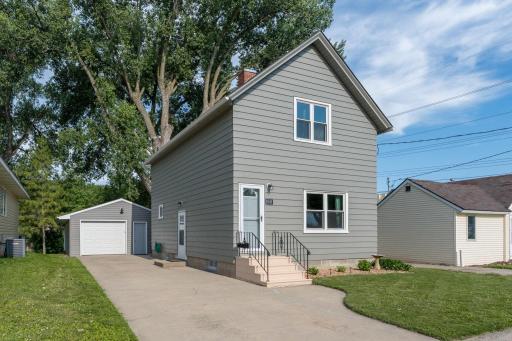 2-web-or-mls-1041-quincy-st.jpg