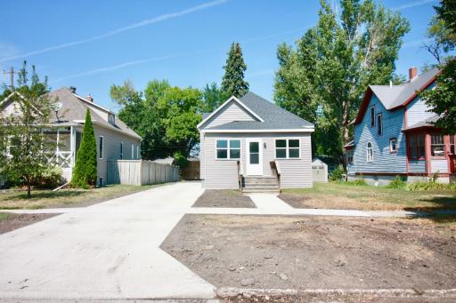 518 Andrews Avenue, Breckenridge, MN 56520