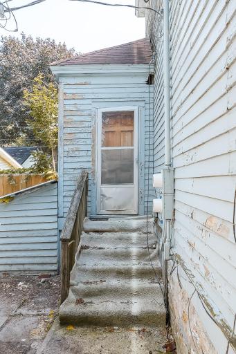 Rear steps and door needs replacing