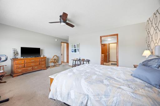 5120 Parker Circle, Robbinsdale, MN 55422