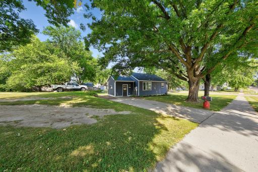 1052 Miller Avenue, Windom, MN 56101