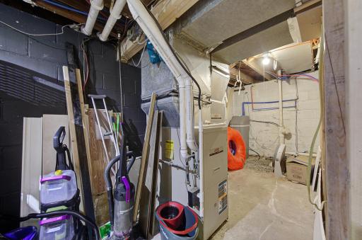 1052 Miller Avenue, Windom, MN 56101