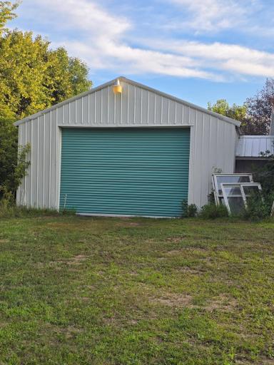 1011 90th Avenue, Pipestone, MN 56164