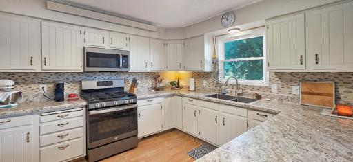 30977 350th Street, Redwood Falls, MN 56283