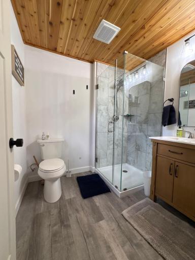 bathroom in bunk house (new 2024)