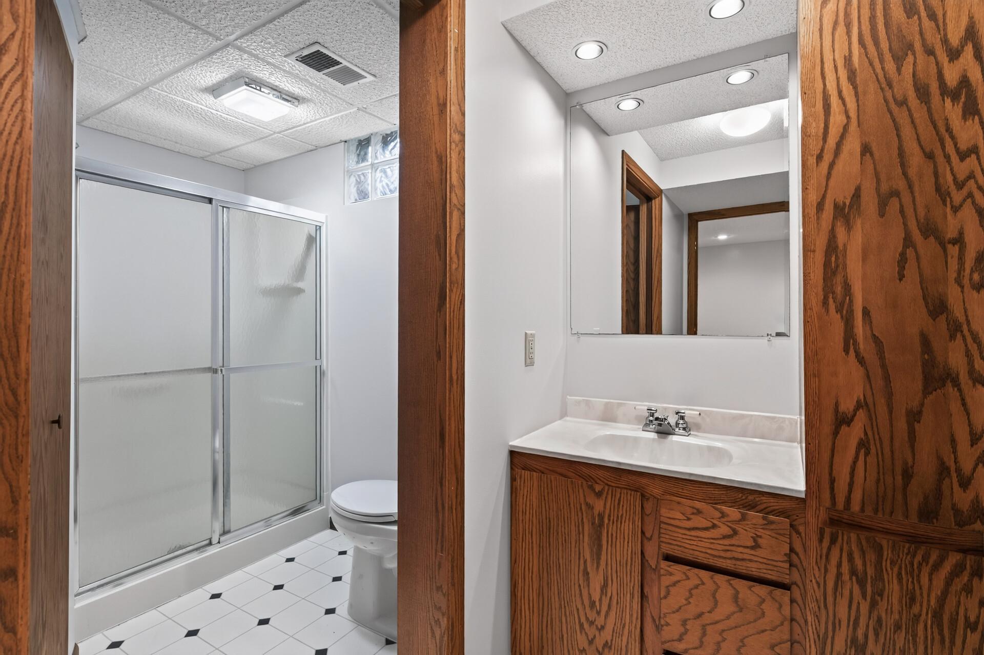 Lower Level 3/4 Bath