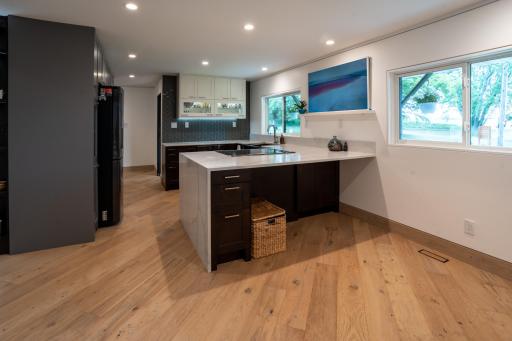 Kitchen (Framed TV Included)