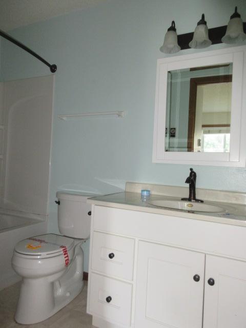 2nd Floor Full Bathroom