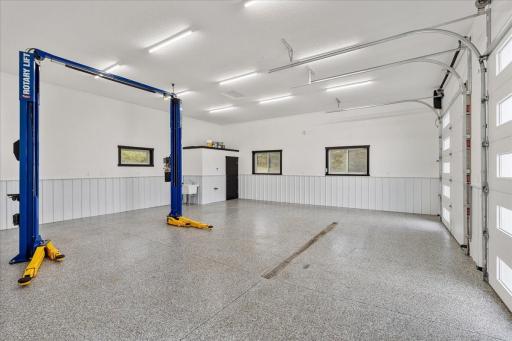 Welcome to your heated and cooled shop with hot water, floor drain and much more