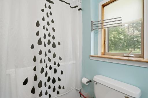 Lower level full bath