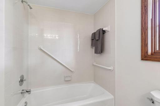 10001 Chowen Avenue S, Bloomington, MN 55431