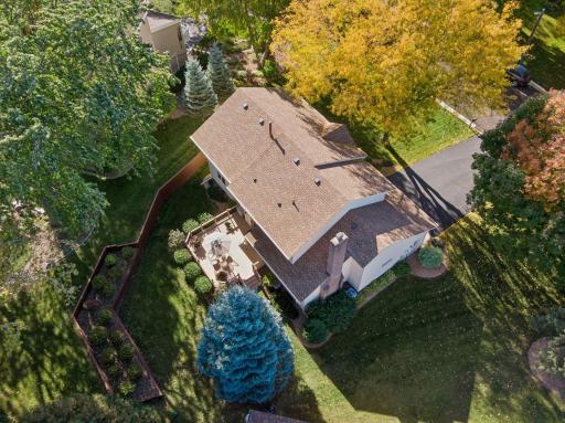 Birds eye view of this wonderful home & yard!