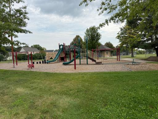 Kingsington Neighborhood Park - Pic 2 of 3