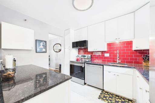 New cabinets, stainless steel appliances, granite countertops...