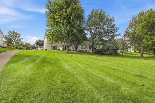 Easy access to the walking path.