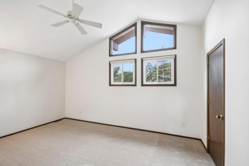 31-web-or-mls-McKnight Rd N-S2508-031.jpg