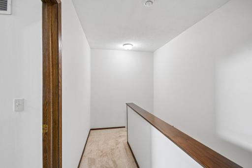 22-web-or-mls-McKnight Rd N-S2508-022.jpg