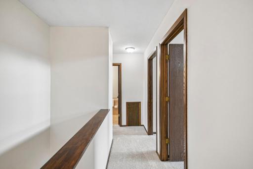 23-web-or-mls-McKnight Rd N-S2508-023.jpg