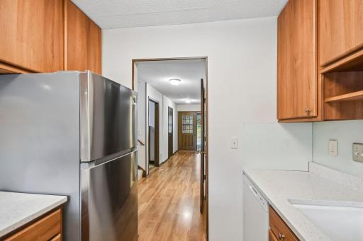 19-web-or-mls-McKnight Rd N-S2508-019.jpg
