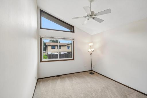 24-web-or-mls-McKnight Rd N-S2508-024.jpg