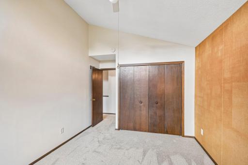 27-web-or-mls-McKnight Rd N-S2508-027.jpg