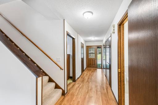 1748 Mcknight Road N, 24, Maplewood, MN 55109