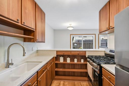 17-web-or-mls-McKnight Rd N-S2508-017.jpg