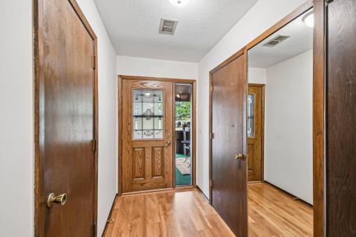 1748 Mcknight Road N, 24, Maplewood, MN 55109