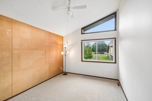 26-web-or-mls-McKnight Rd N-S2508-026.jpg
