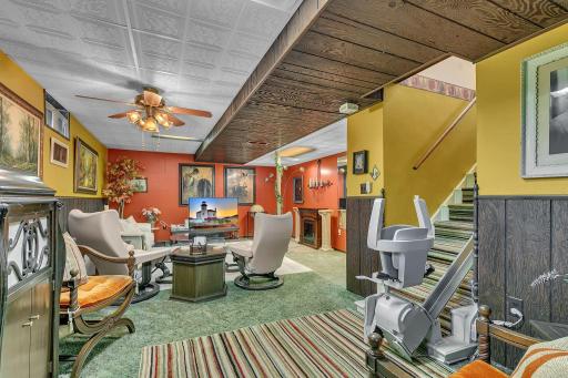 Family Room (Stairlift to be removed on 9/3)