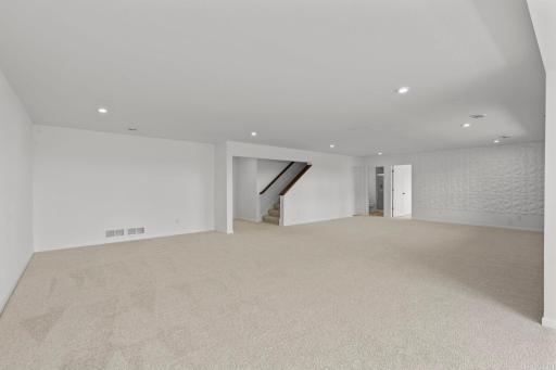 1961 Dahlia Drive, Shakopee, MN 55379