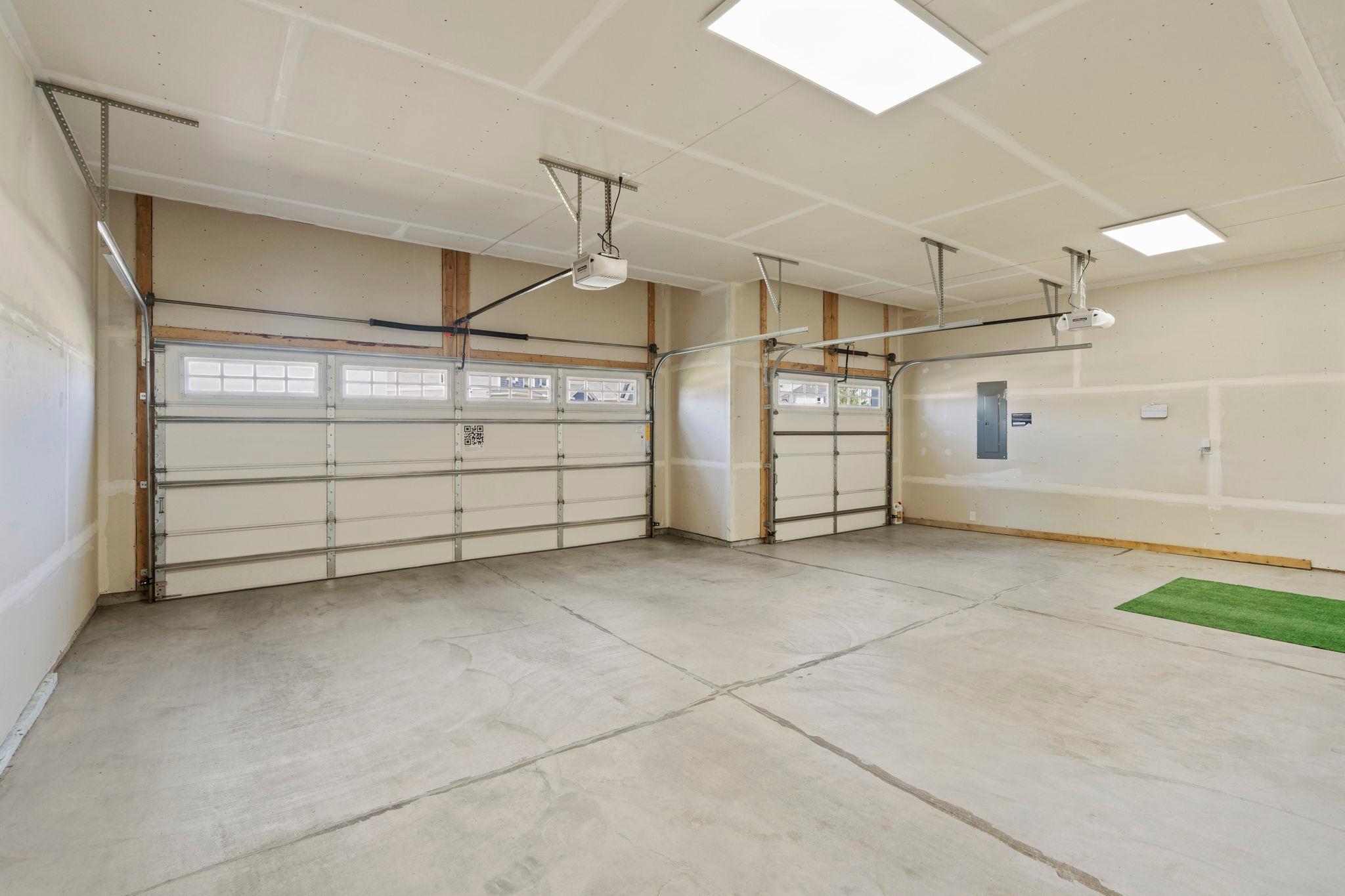 Spacious 3 car garage