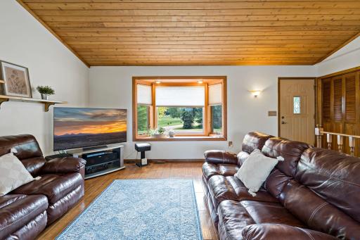 17222 Deerwood Lane, Jordan, MN 55352
