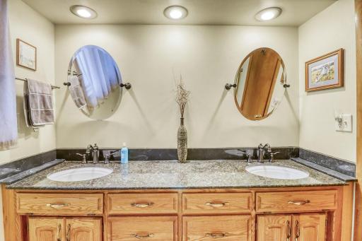813 Oak Street, West Fargo, ND 58078