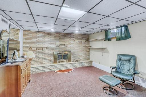 813 Oak Street, West Fargo, ND 58078