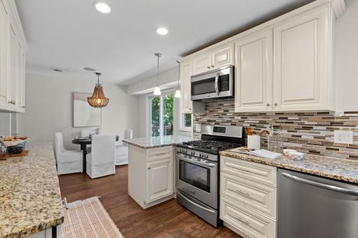 12918 Rutledge Circle, Minnetonka, MN 55305