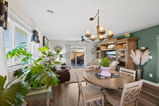 16-web-or-mls-1302 Greentree Dr-81.jpg